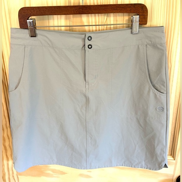 Mountain Hardwear Gray Yuma Skirt. Size 12. - Picture 1 of 9